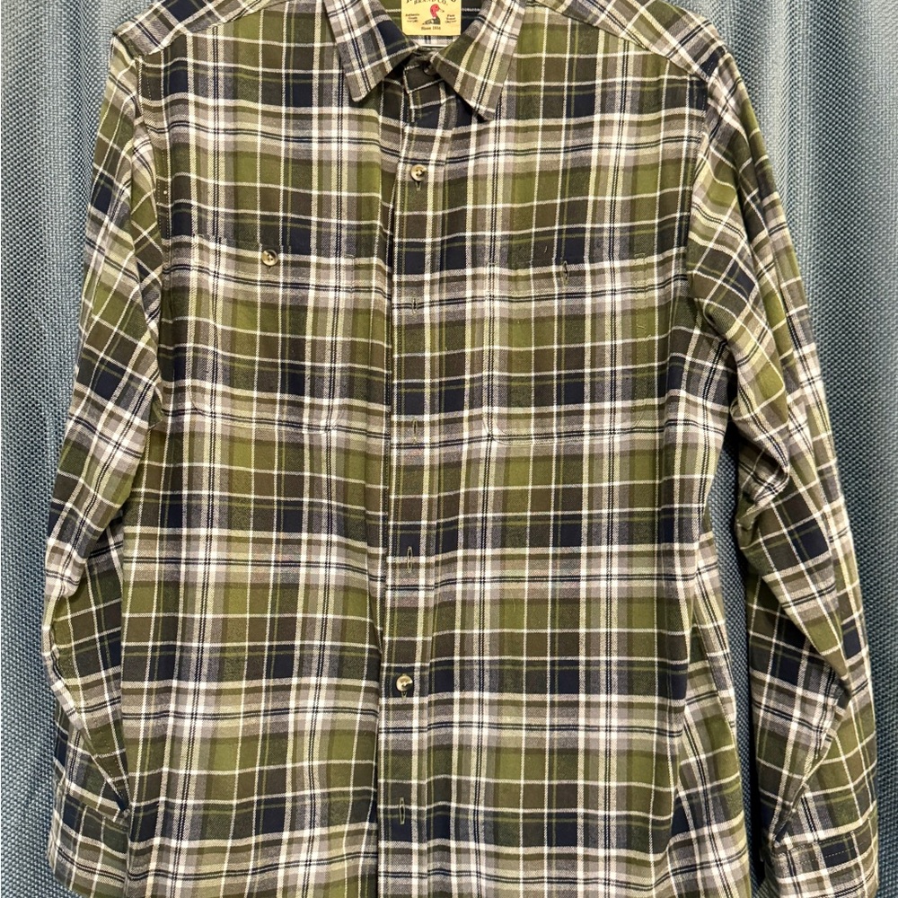 Men’s Redhead Green plaid flannel shirt.